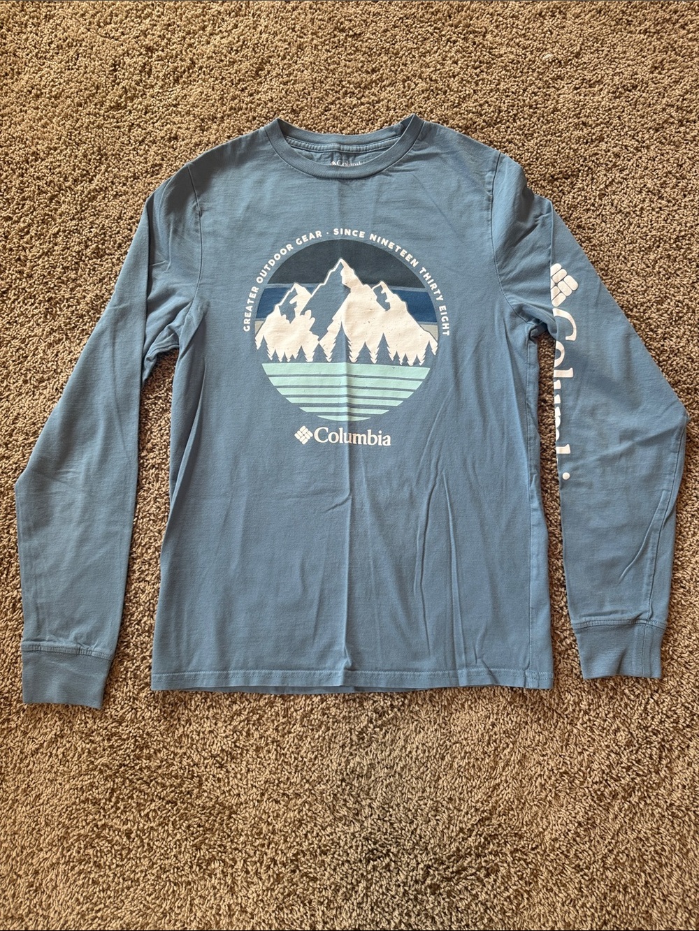 Columbia Blue Long-Sleeve Graphic Mountain Tee